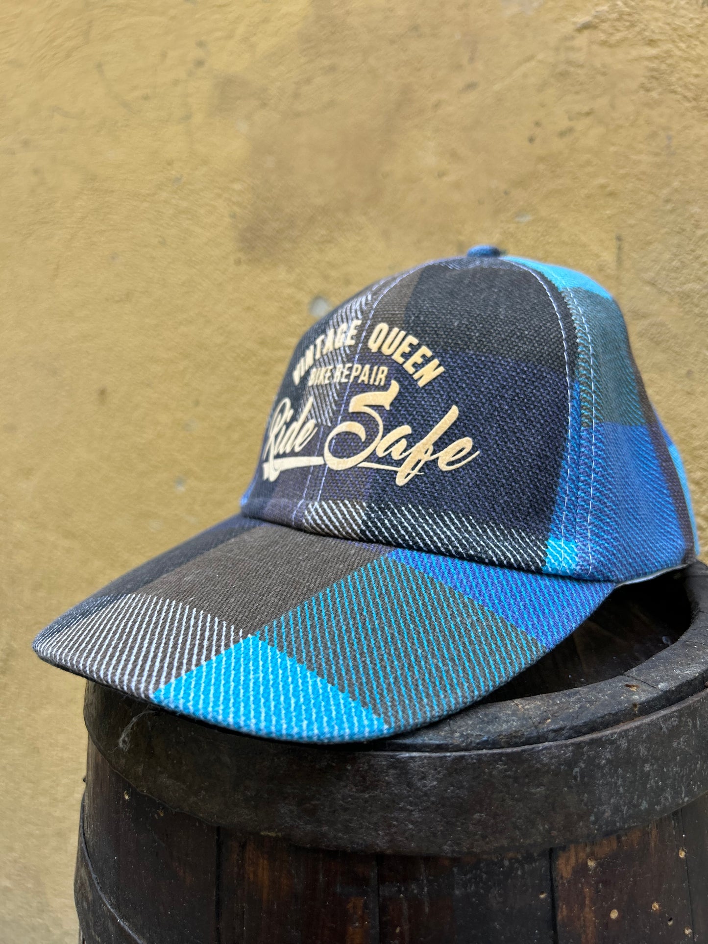 Casquette 2025 - Carreaux bleus