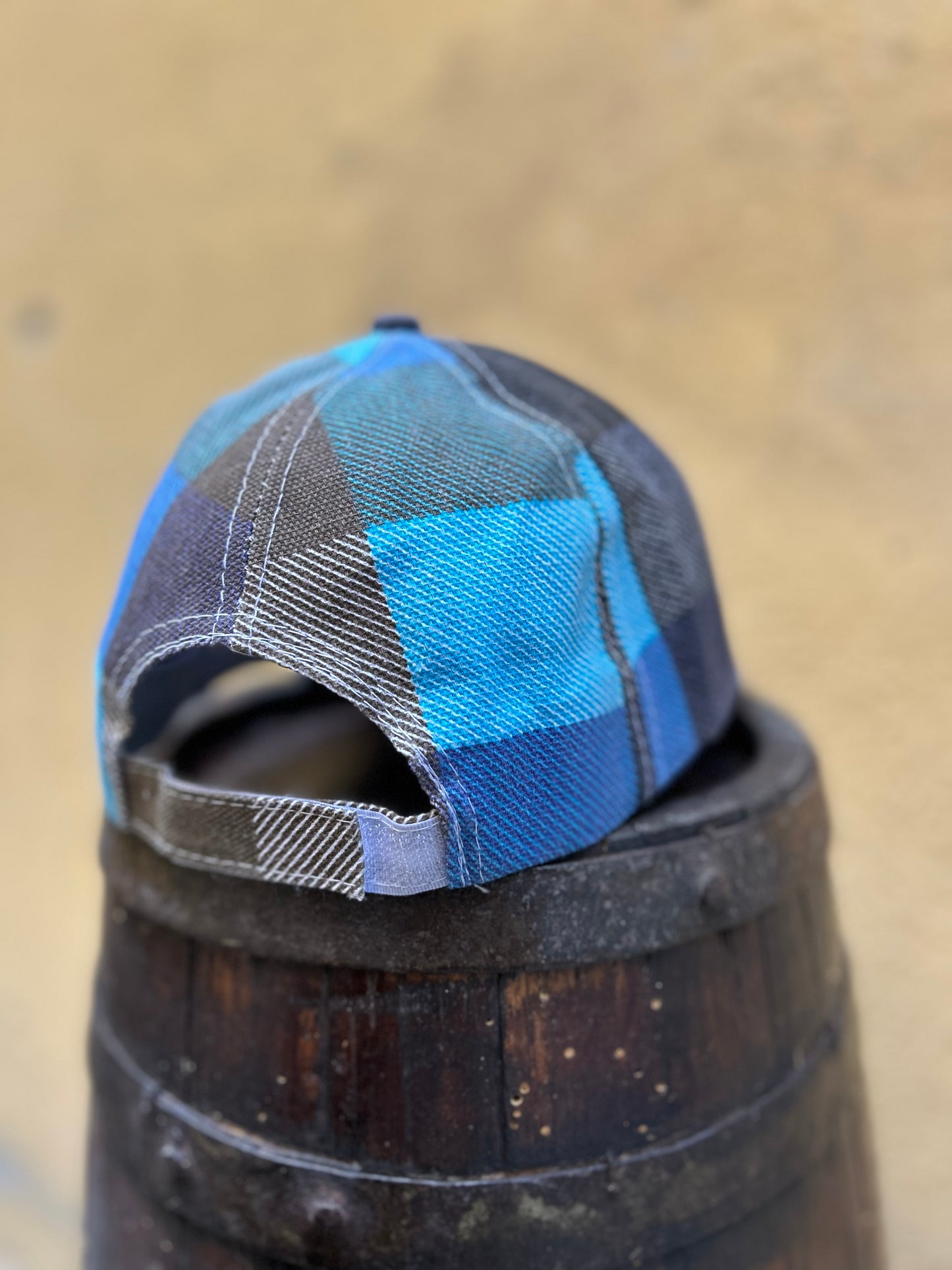 Casquette 2025 - Carreaux bleus