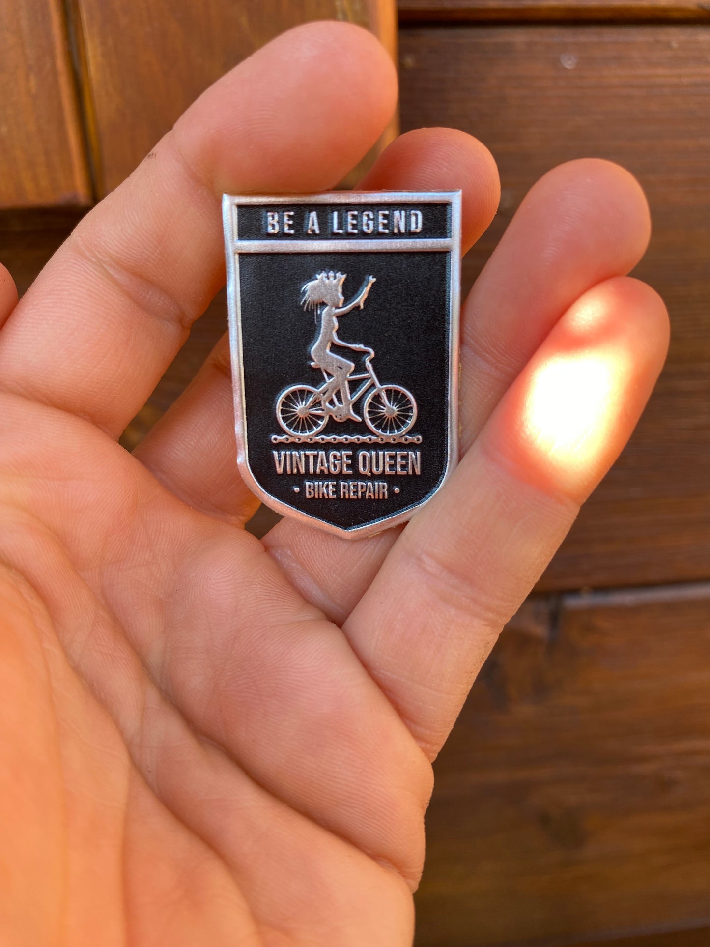 Plaque métal officielle VQBR - Be A Legend - Black