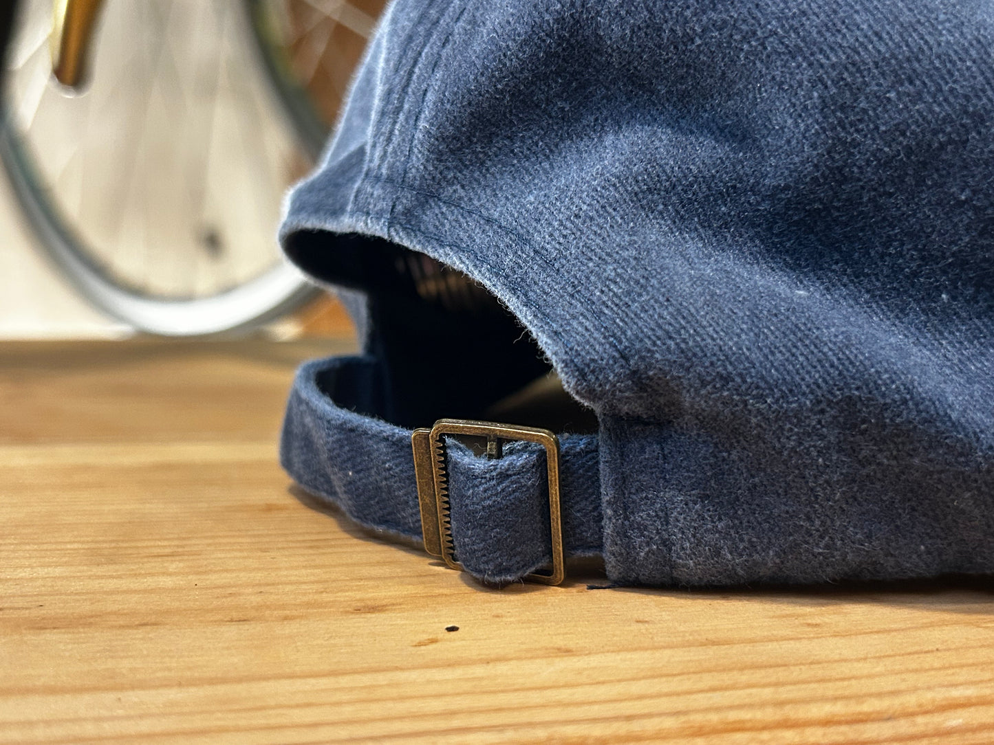 Casquette Officielle - Jean Délavé Bleu & velours Camel