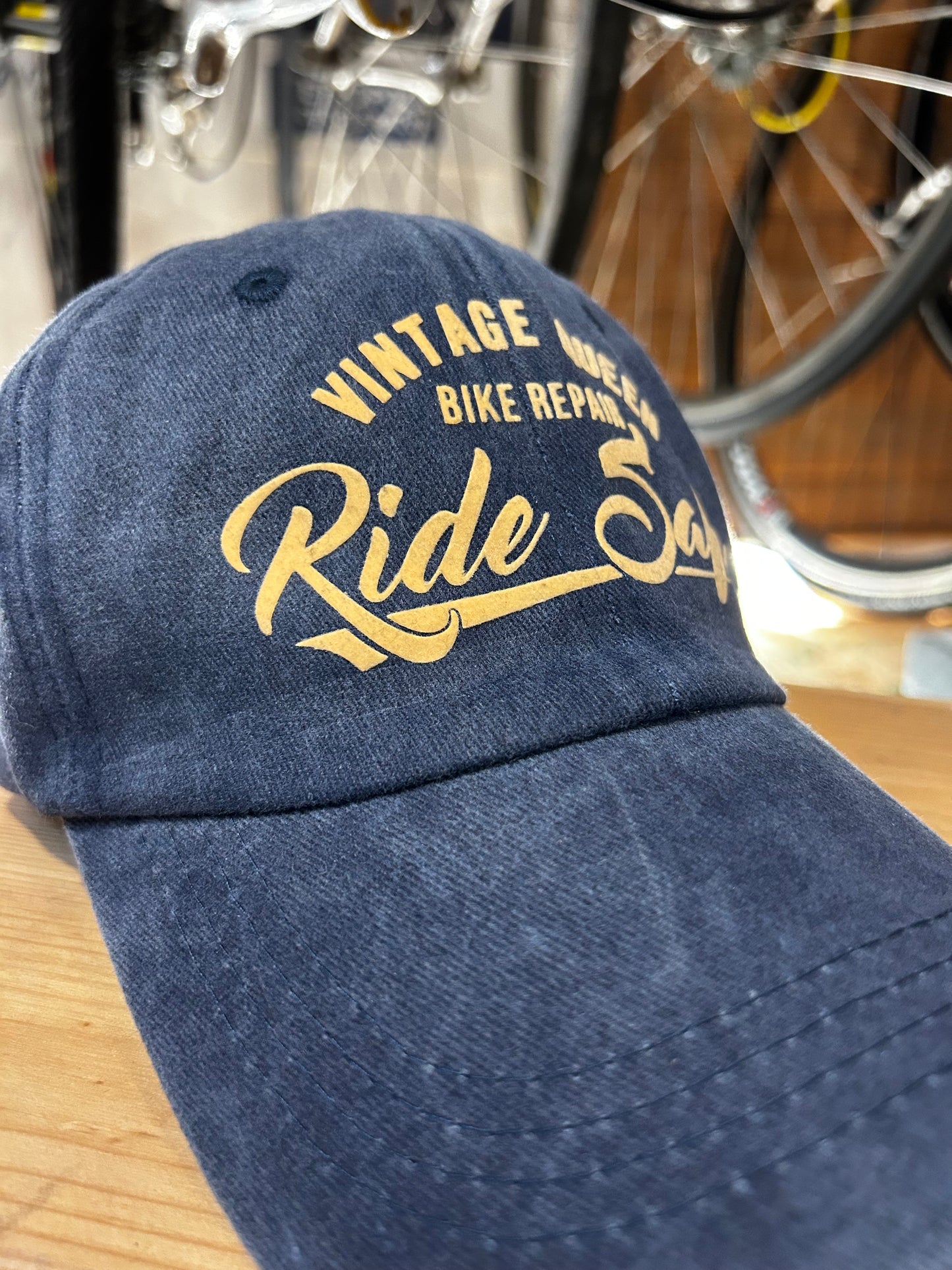 Casquette Officielle - Jean Délavé Bleu & velours Camel