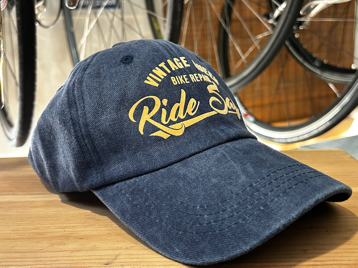 Casquette Officielle - Jean Délavé Bleu & velours Camel