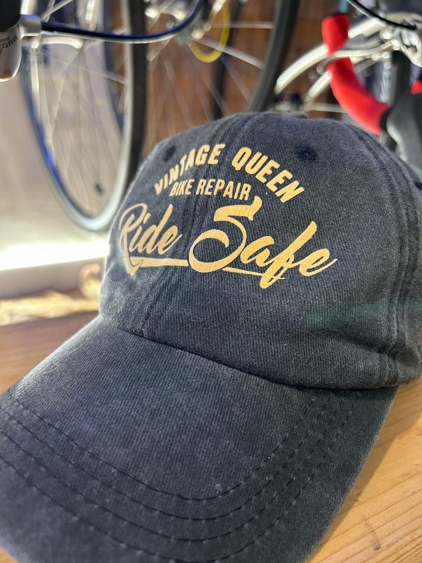 Casquette Officielle - Jean Noir & Velours Camel