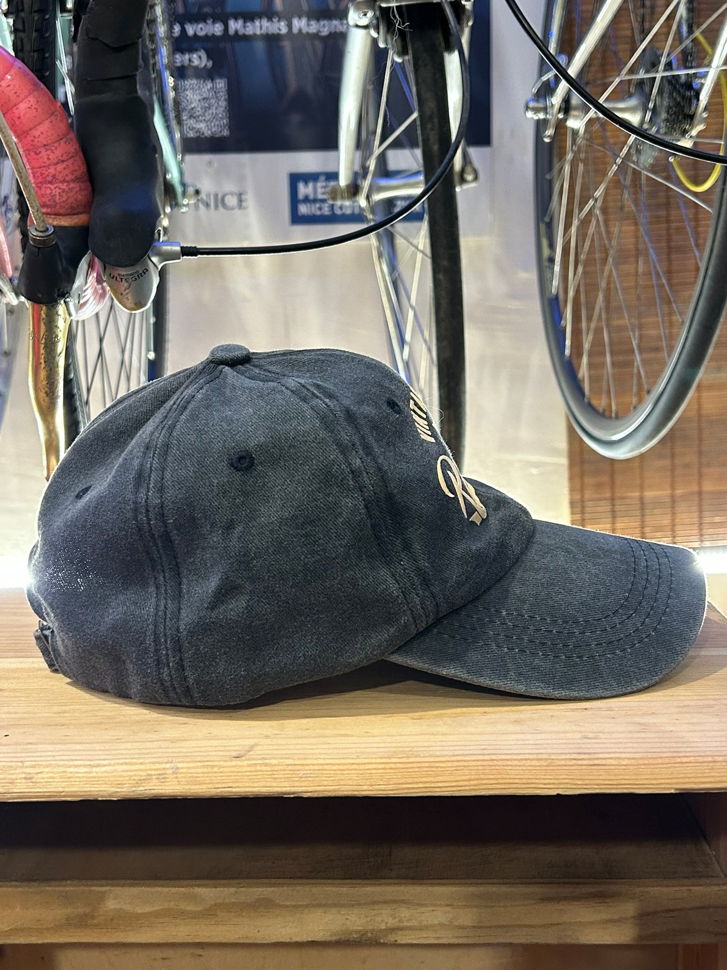 Casquette Officielle - Jean Noir & Velours Camel
